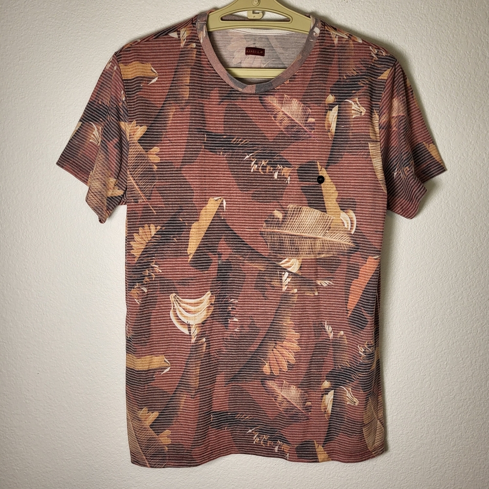 Maresia Red Striped Banana T-shirt size Medium